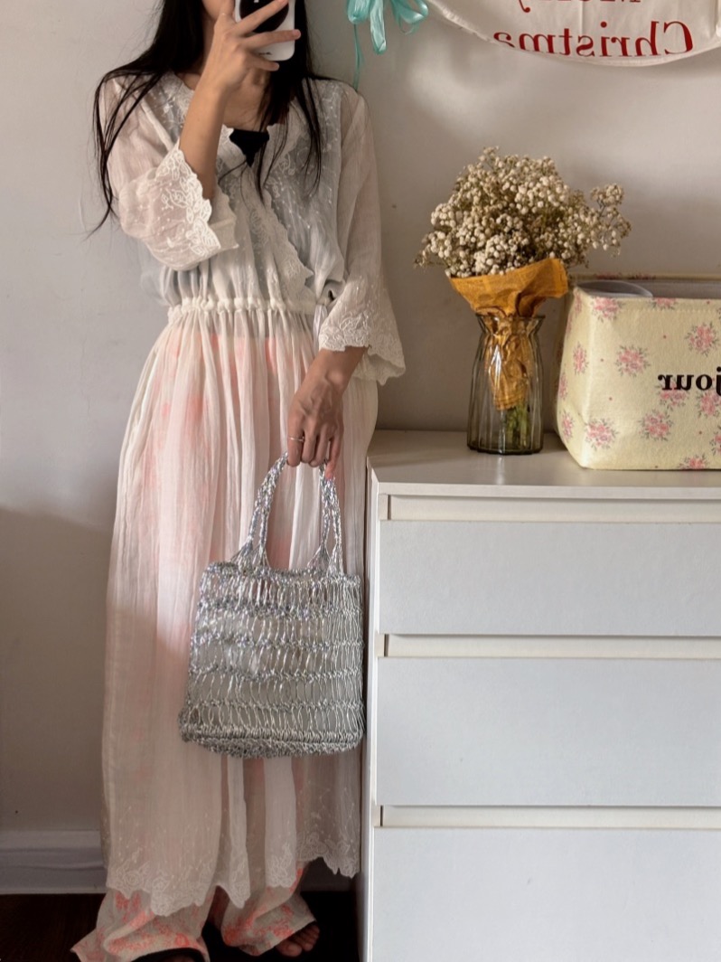 Handmade Woven Tote Bag with Gold and Silver Thread Hollow Design for Vacation and Beach - Image 3