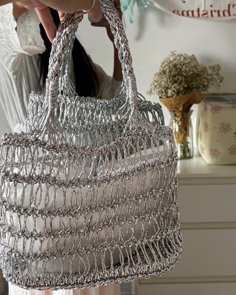 Handmade Woven Tote Bag with Gold and Silver Thread Hollow Design for Vacation and Beach - Image 5
