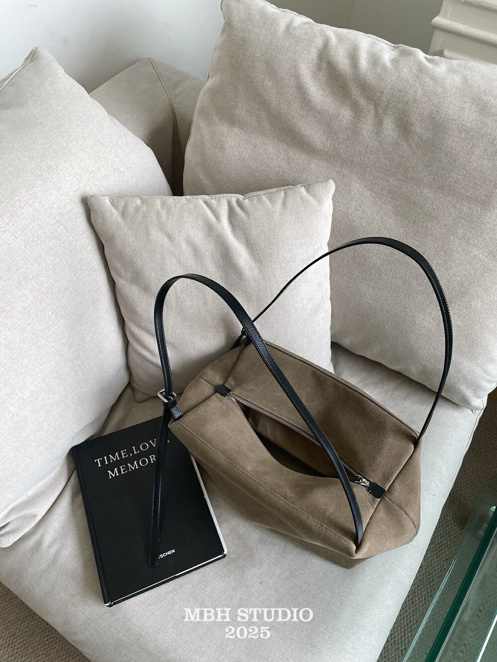 Designer Collaboration Neutral Sand Two-Tone Underarm Tote Bag Large Capacity Commuter Shoulder Bag - Image 3