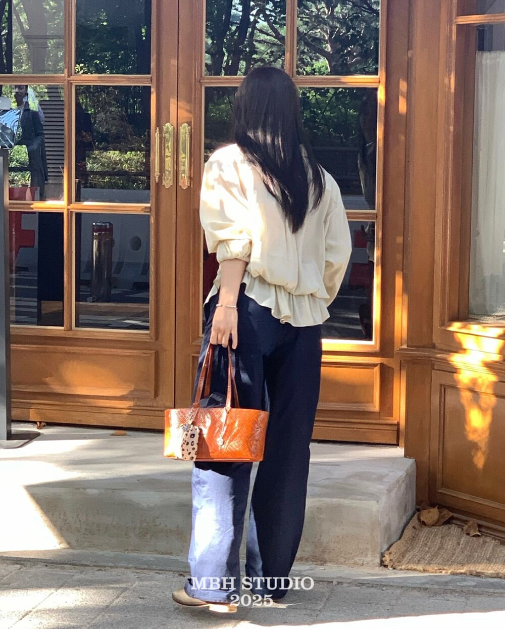 MBH Korean Style Woven Texture Genuine Leather Retro Tote Bag Shoulder Bag with Pouch and Charm - Image 3