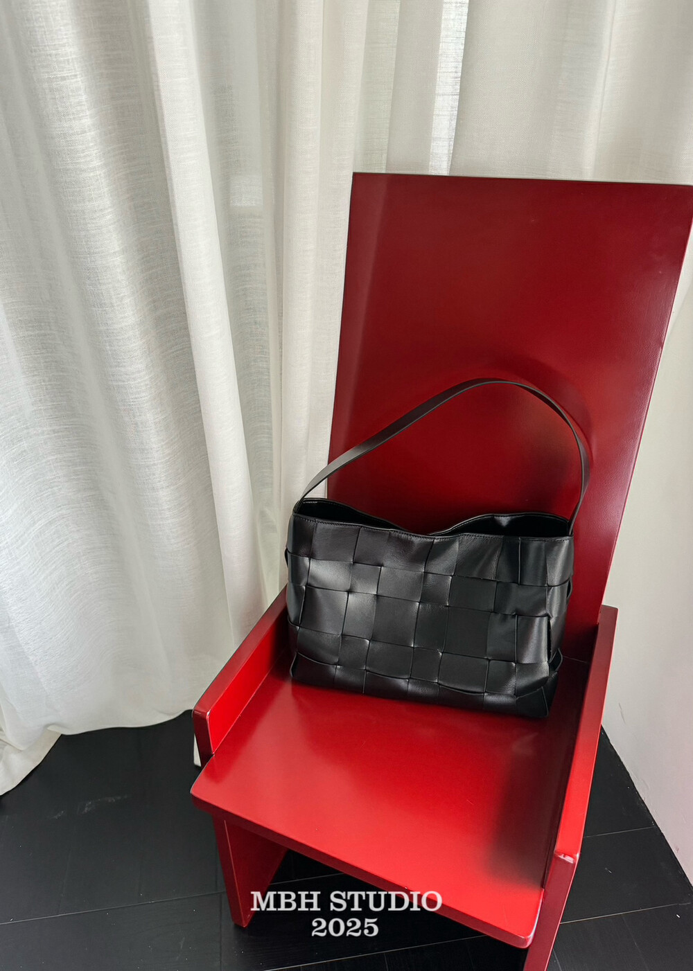 MBH Handwoven Full Grain Leather Tote Bag Large Capacity Commuter Shoulder Bag - Image 4